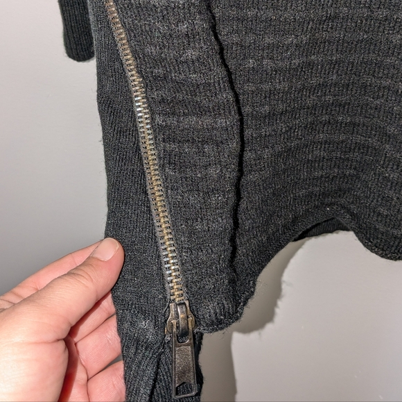 🍁 Love and Legend Women black V neck Sweater sides zipper size 2X - Picture 5 of 10